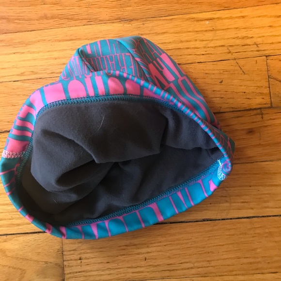 Under Amour new hat size S - Picture 2 of 2